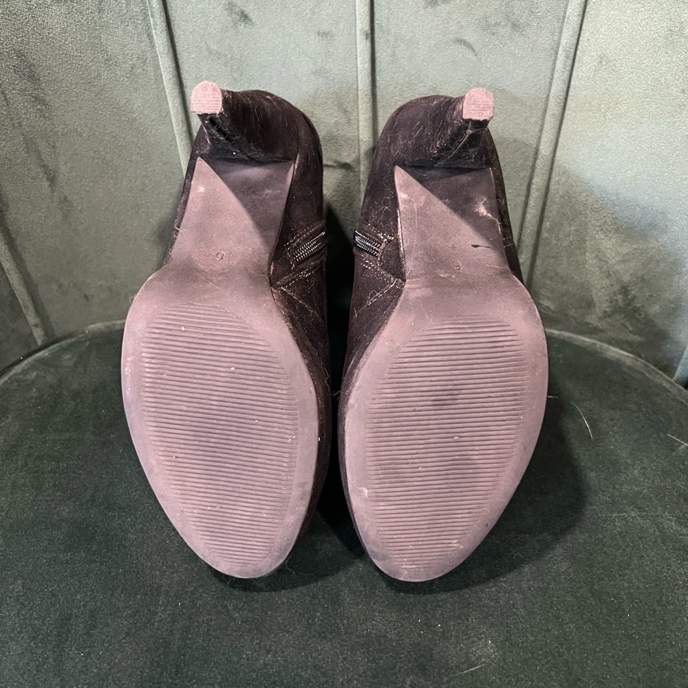Boots - Picture 2 of 4